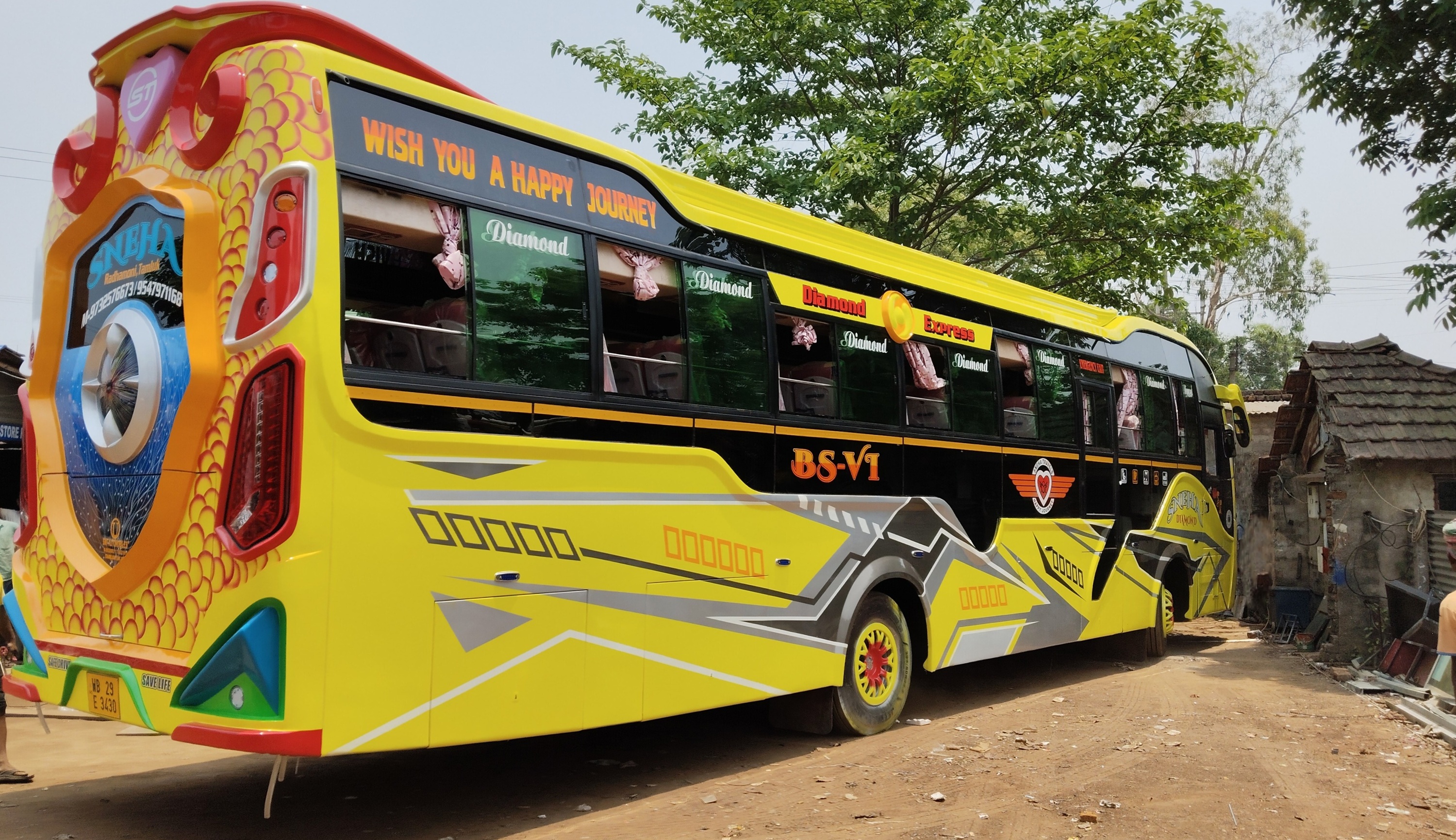 Super Luxury Travel Coach